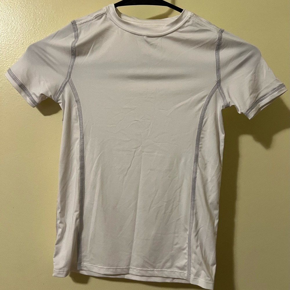 Athletic Works boys swim shirt size Small (6-7)